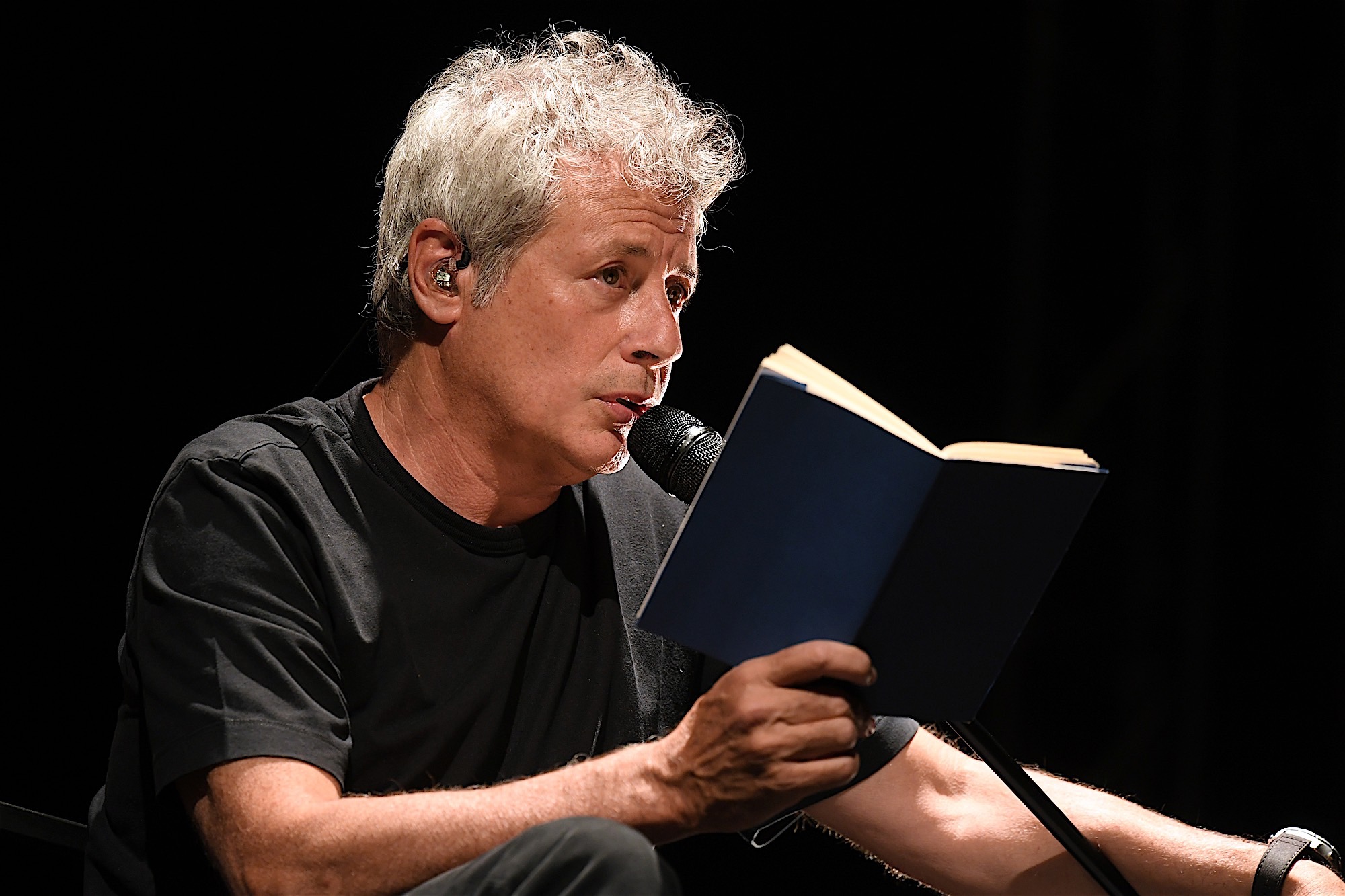 медяник дирижер. опера театральный жанр. артем варгафтик ведущий. севильский цирюльник опера большой театр. алессандро деагостини дирижер.